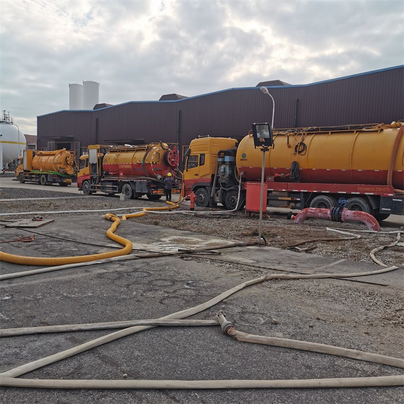 嘉鱼污水池清理