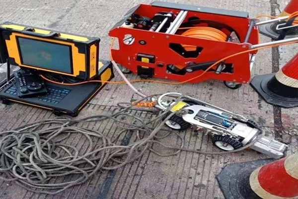 嘉鱼CCTV管道检测机器人