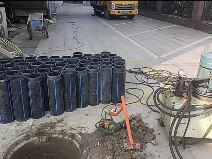 嘉鱼PE置换管厂家 DN315置换管 非开挖管短管置换